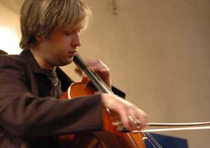 Petr Nouzovský *1982 / violoncello