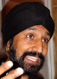 Johnny Kalsi (Bollywood Brass Band), foto Ivan Prokop