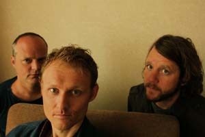 Zleva: John Medeski, Chris Wood, Billy Martin 