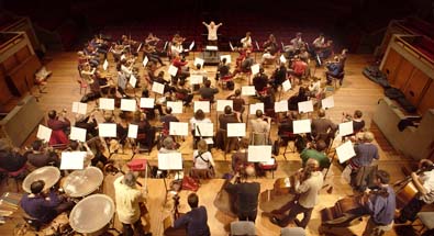 Orchestre des Champs-Elysées a jeho dirigent