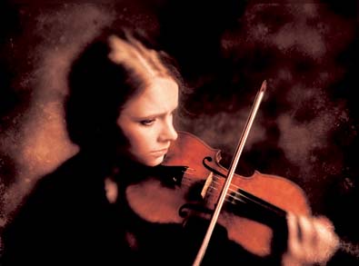 Julia Fischer - Její tón evokuje tající karamel, foto Decca/Uwe Arens, Decca/Magdalena Lepka, Decca/Juli