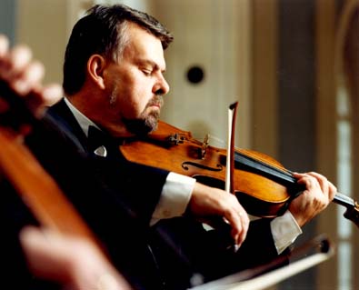Jan Pěruška - jeho světem jsou viola a rodina