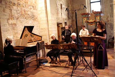 Musica v Café Crème
