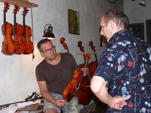 Na návštěvě u italského houslaře