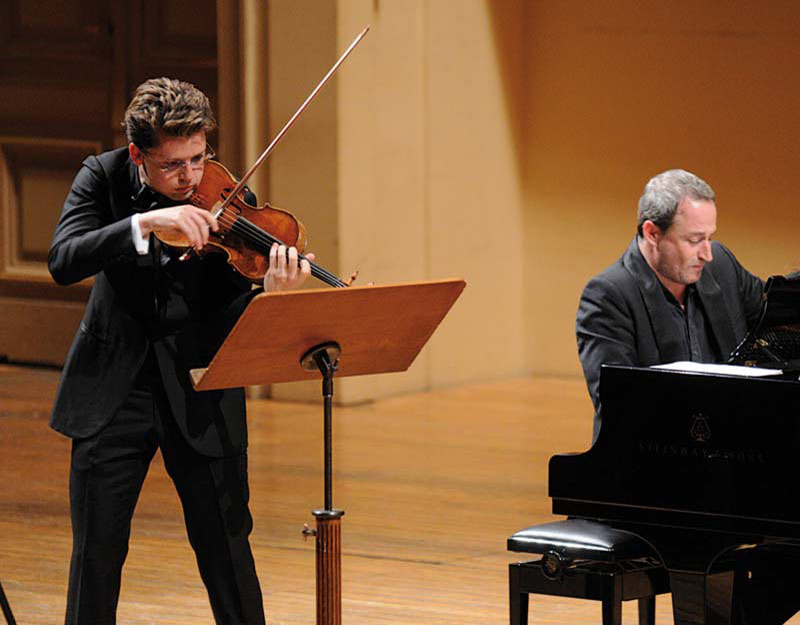 Mág houslí i violy Julian Rachlin, foto © Pražské jaro – Ivan Malý