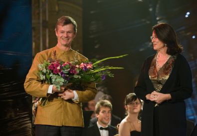 Karneval zvířat - přebírající Nicolas Auboyneau, předávající Miroslava Němcová, foto MTF Zlatá Praha