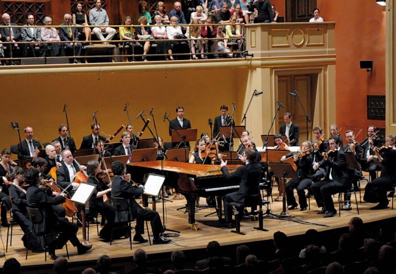Pražské jaro 2012 - Leif Ove Andsnes – sólista i dirigent, foto © Pražské jaro/Zdeněk Chrapek