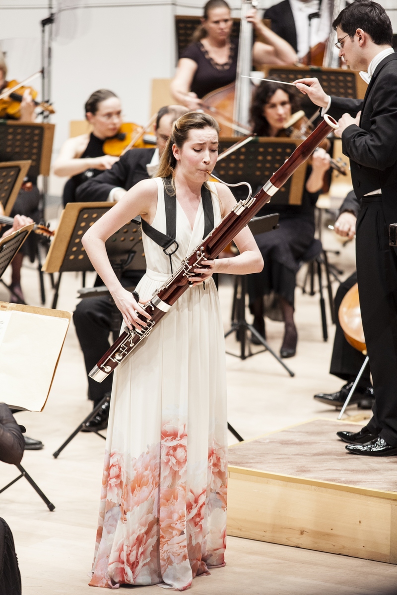 Filharmonie Bohuslava Martinů, Michaela Špačková a dirigent Maroš Potokár, foto FBM