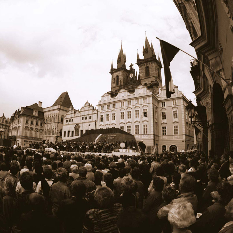 Má vlast na Staroměstském náměstí v roce 1990 (foto: Zdeněk Chrapek)