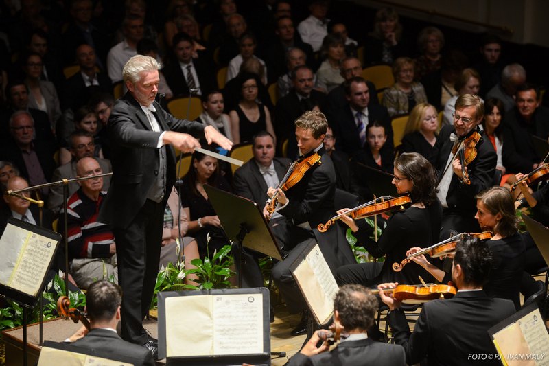 Česká filharmonie a Jukka-Pekka Saraste, foto Pražské jaro/Ivan Malý