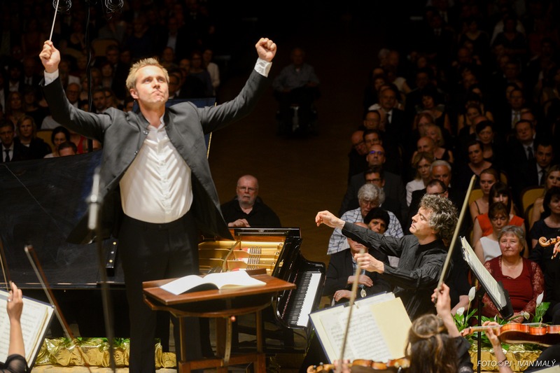 Vasilij Petrenko, Paul Lewis a Royal Liverpool Philharmonic, foto Pražské jaro/Ivan Malý