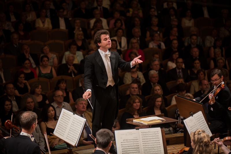Jakub Hrůša a PKF - Prague Philharmonia, foto Morris Media