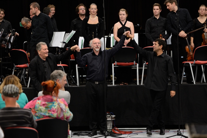 Petr Kotík, Johannes Kalitzke, Rolf Gupta a Janáčkova filharmonie Ostrava v Trojhalí Karolina, foto Martin Popelář