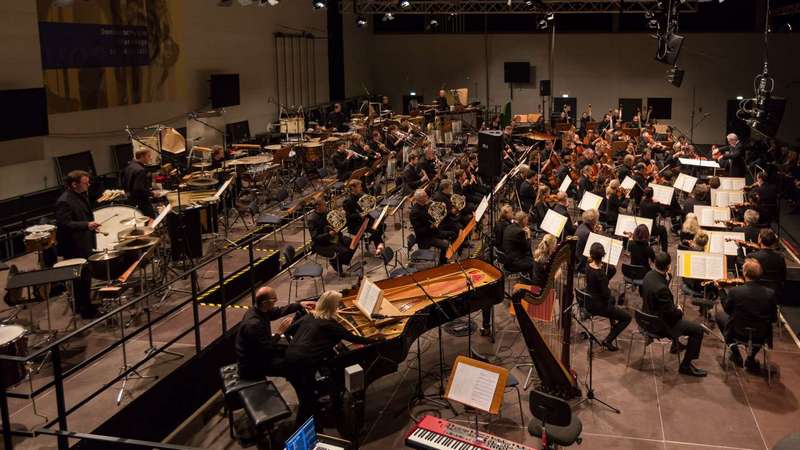 Zahajovací koncert v Baarsporthalle, foto swr.de