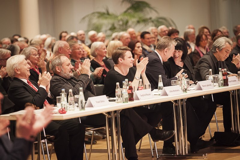 Porota, vlevo předseda Pavel Gililov, foto Dan Hannen