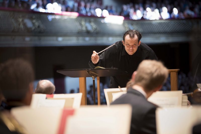 Andris Nelsons v Symphony Hall, foto Marco Borggreve