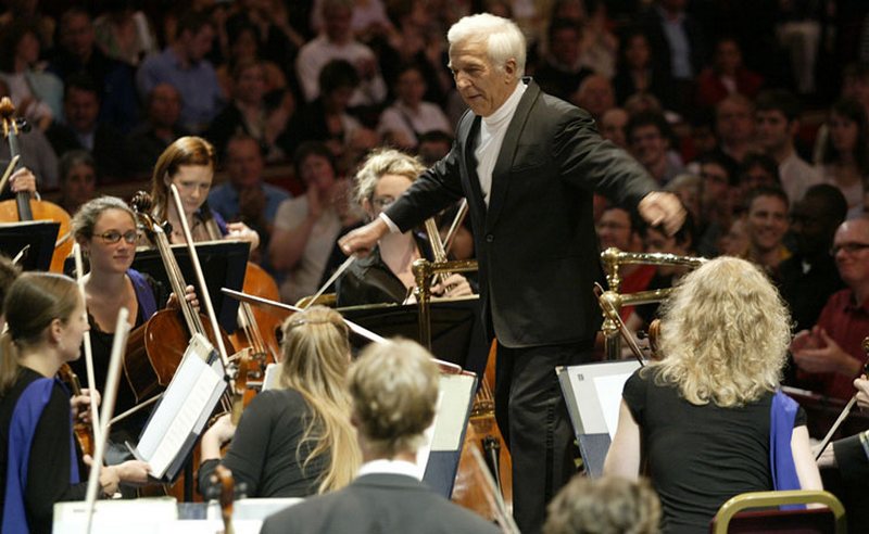 European Union Youth Orchestra a Vladimir Ashkenazy