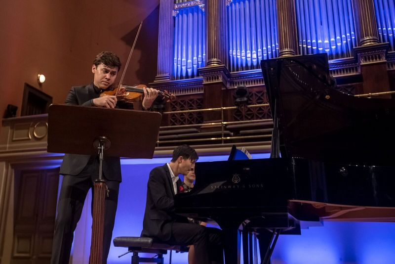 Benjamin Beilman a Louis Schwizgebel, foto Martin Divíšek