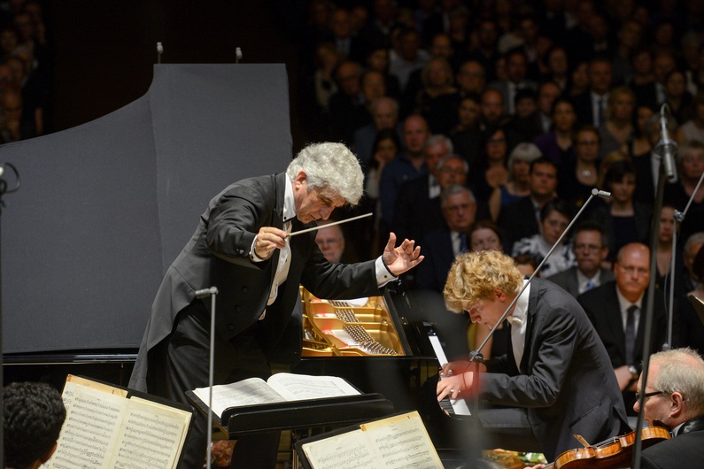 Peter Oundjian a Jan Lisiecki, foto Ivan Malý