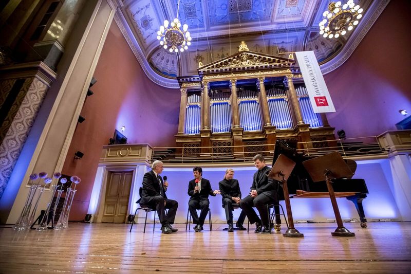 Jiří Vejvoda, Daishin Kashimoto, Denis Kozhukhin a Radek Baborák, foto Martin Divíšek