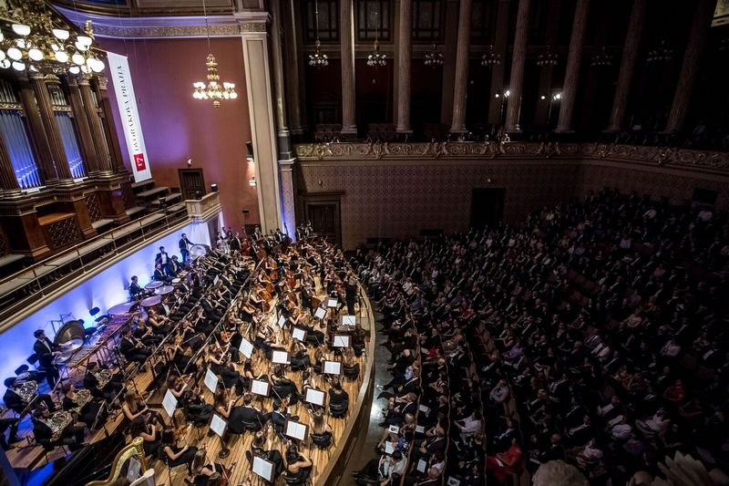 Ingo Metzmacher a Gustav Mahler Jugendorchester, foto Martin Divíšek