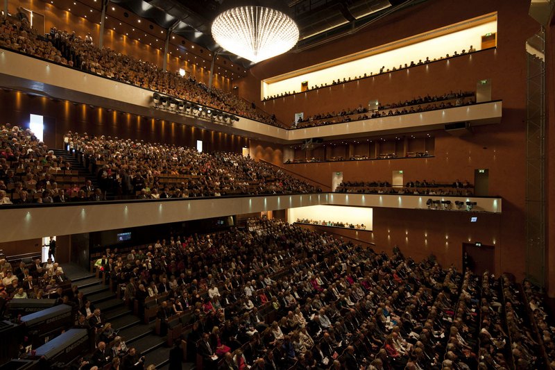 Zaplněný Festpielhaus, foto Irena Feňová