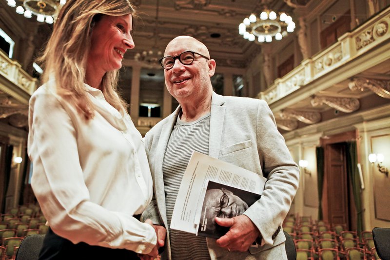 Marie Kučerová a Dennis Russell Davies, foto Filharmonie Brno