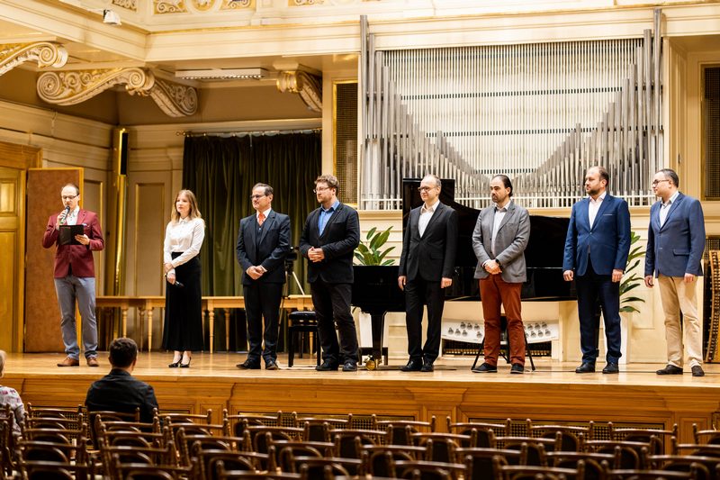 Ředitel ZUŠ Brno, Veveří Vladimír Halíček, ředitelka Filharmonie Brno Marie Kučerová, ředitel školy F. Jílka Brno Pavel Sapák, porota – Jan Jiraský, Martin Kasík, Marco Fatichenti, Marian Sobula a David Mareček, foto Lucie Urbaníková