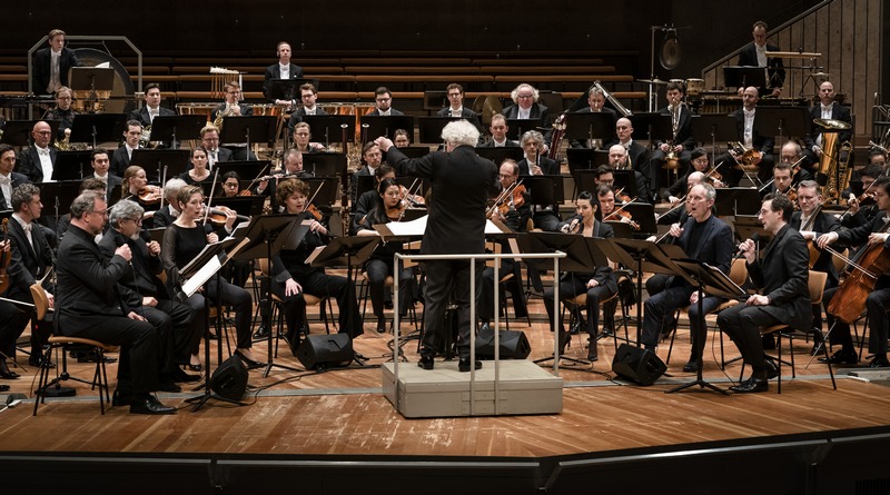 Simon Rattle a BP, foto Stephan Rabold