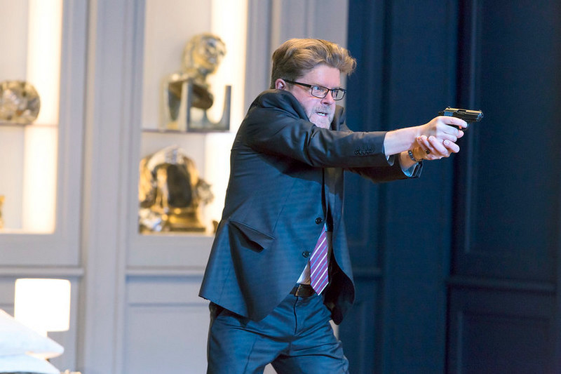 Peter Hoare v inscenaci Lessons in Love and Violence, foto Stephen Cummiskey