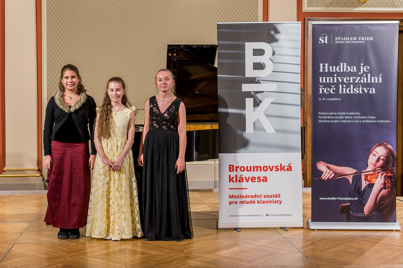 Vítězky Broumovské klávesy: Viktorie Kozánková, Nora Lubbadová, Anna Maria Urzędowska, foto Jaroslav Winter