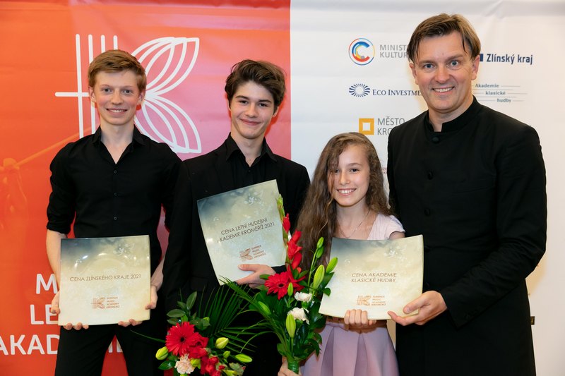 Tomáš Prechal, David Hernych, Nora Lubbadová a Tomáš Netopil, foto LHAK