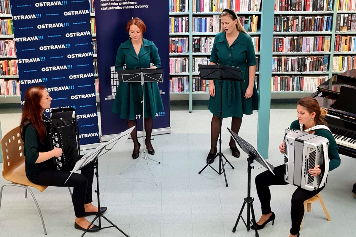 Anežka Gebauerová, Markéta Schaffartzik, Eva Marie Kořená, Marcela Kysová, foto Hudební současnost