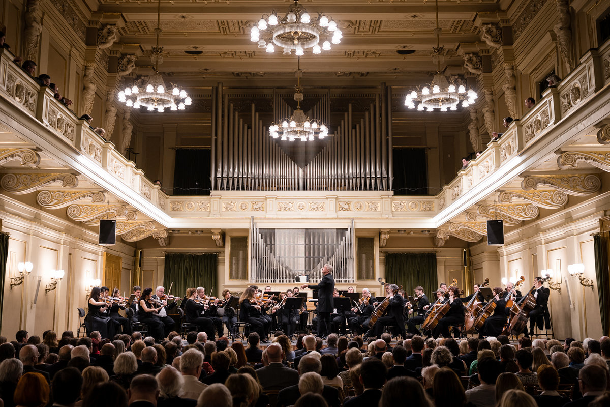Filharmonie Brno, Alexander Liebreich, foto Jan Prokopius