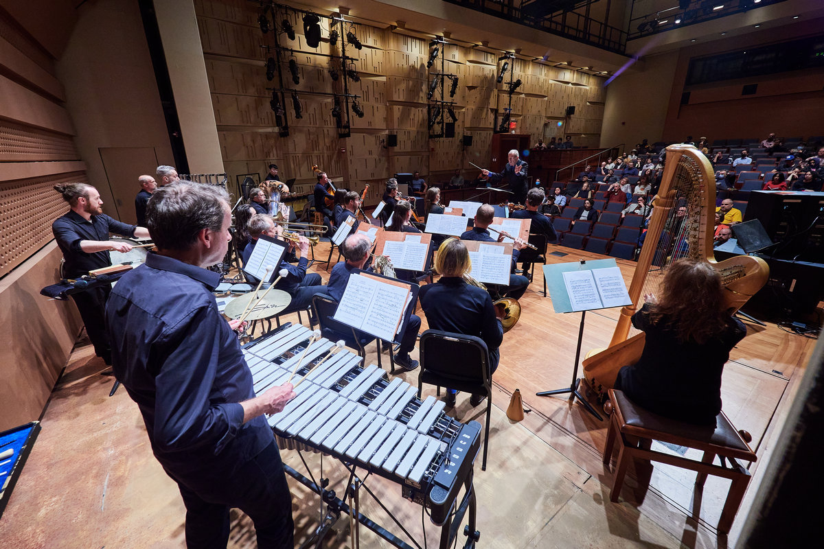 Ostravská banda & S.E.M. Ensemble, Petr Kotík, foto Michael Yu