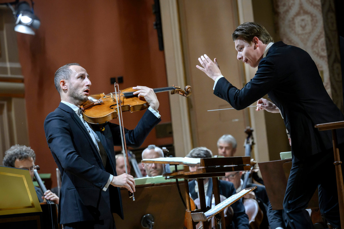 Antoine Tamestit, Klaus Mäkelä, foto Petra Hajská