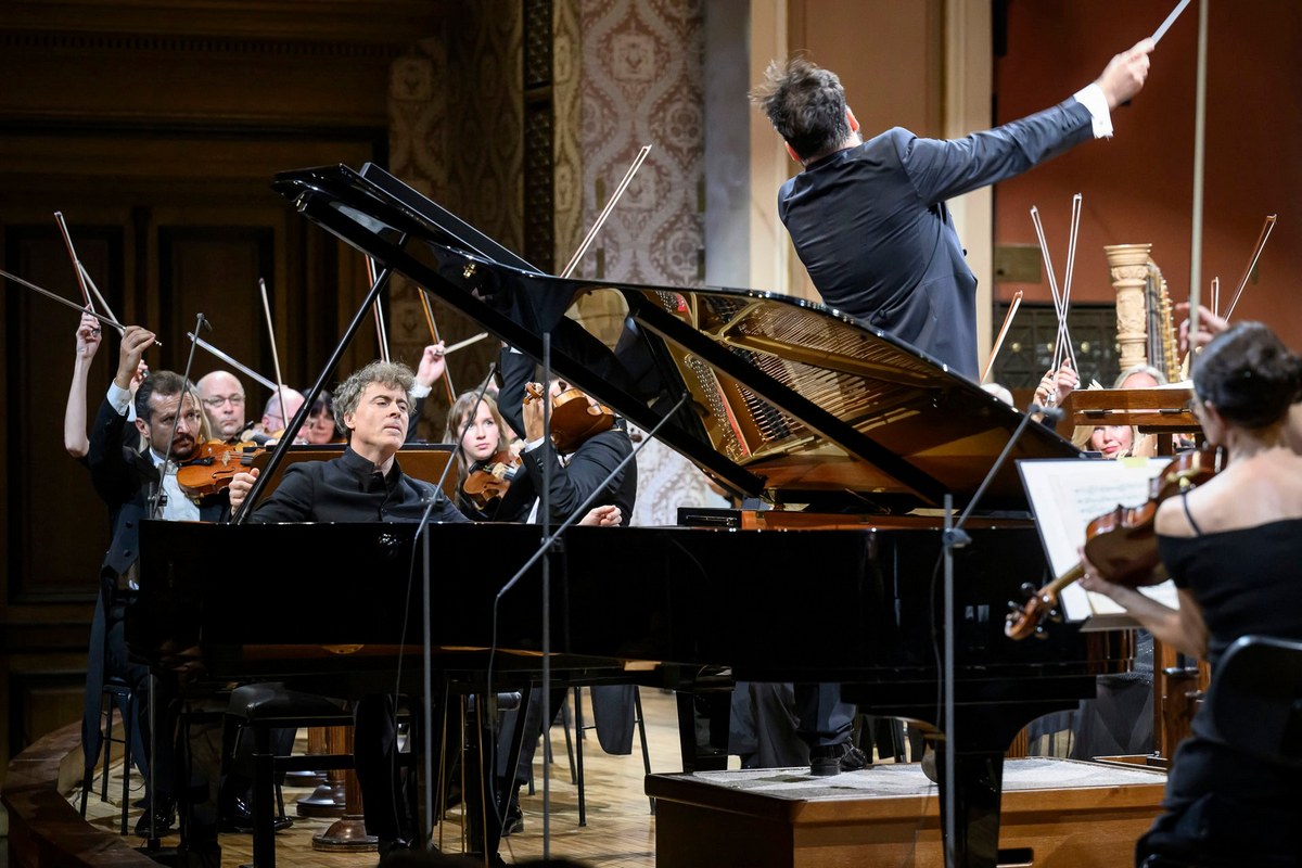 Paul Lewis, Petr Popelka, Symfonický orchestr Českého rozhlasu, foto DP