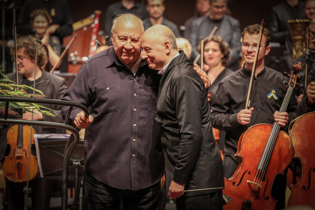 S Neemem a Paavem Järvi jako člen Estonského festivalového orchestru, foto Toiv Joul