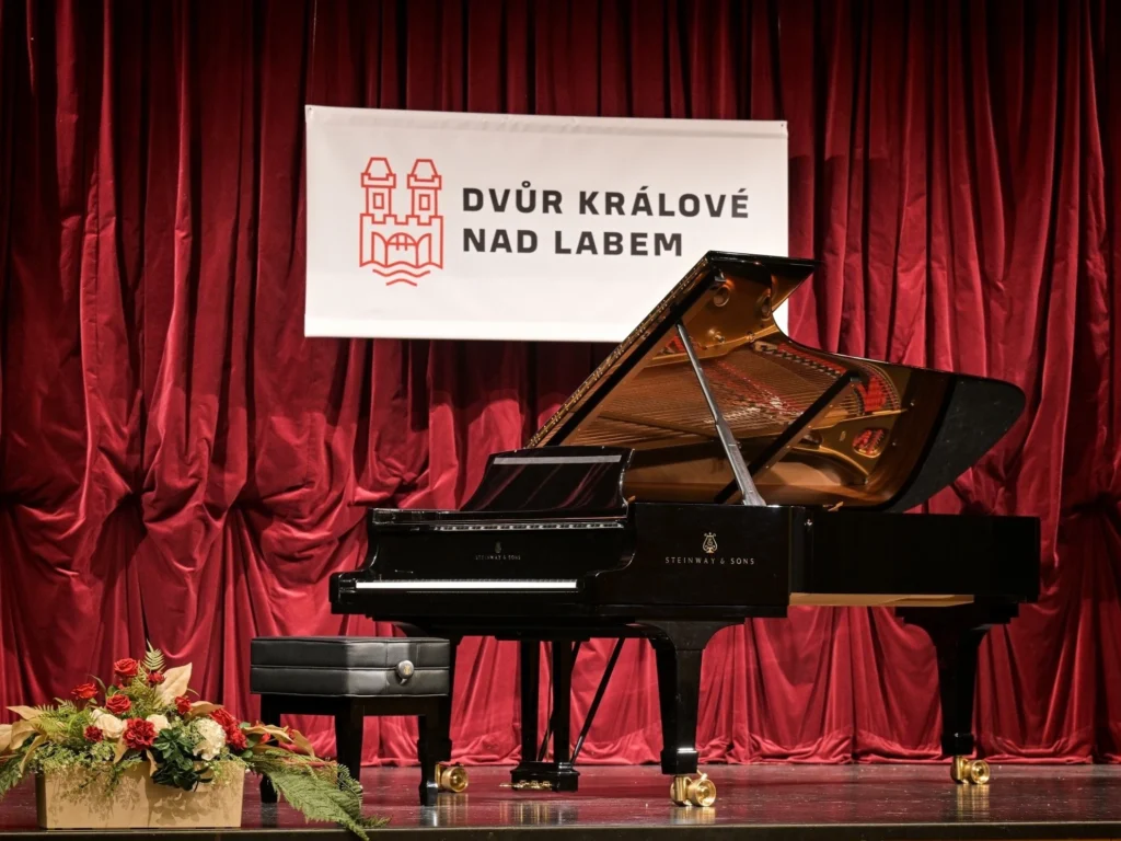 Nový Steinway ve Dvoře Králové nad Labem / Foto: Pavel Kohout