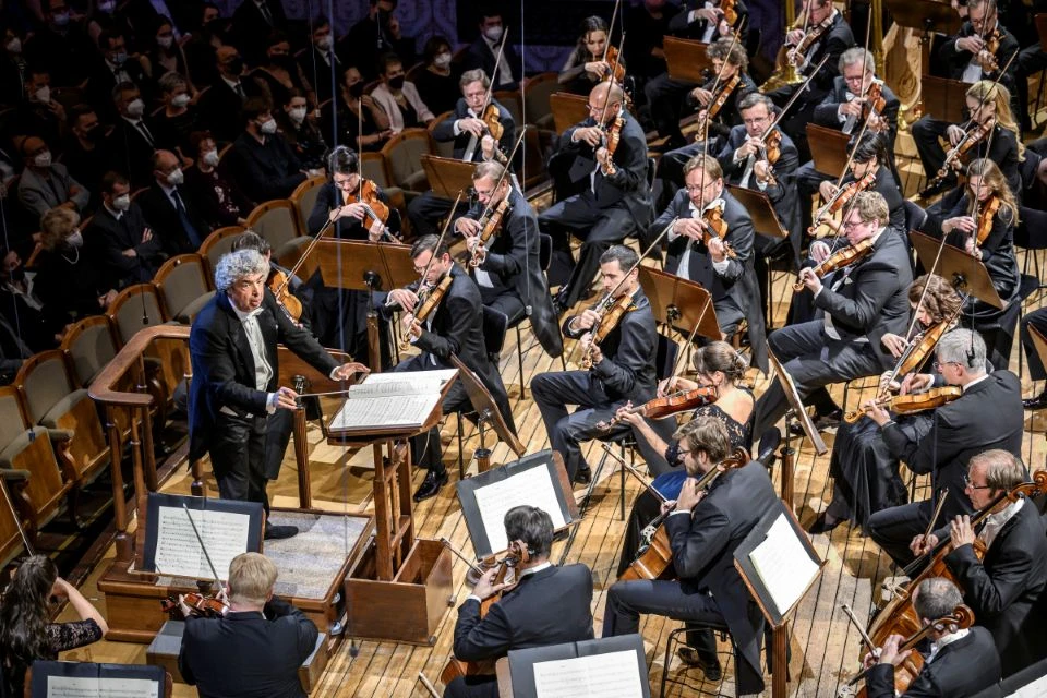 Česká filharmonie a Semjon Byčkov / Foto: Petr Chodura